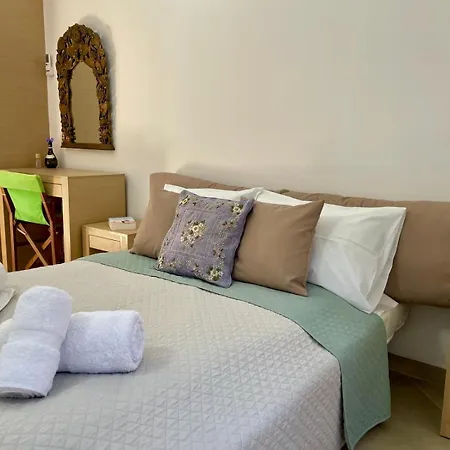 Дерев'яний котедж The Secret Nest *