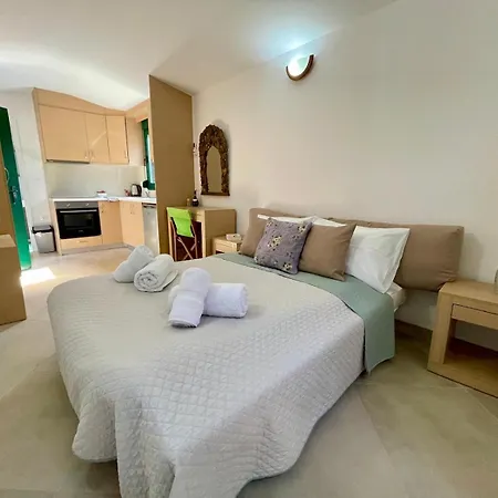 Деревянный коттедж The Secret Nest *