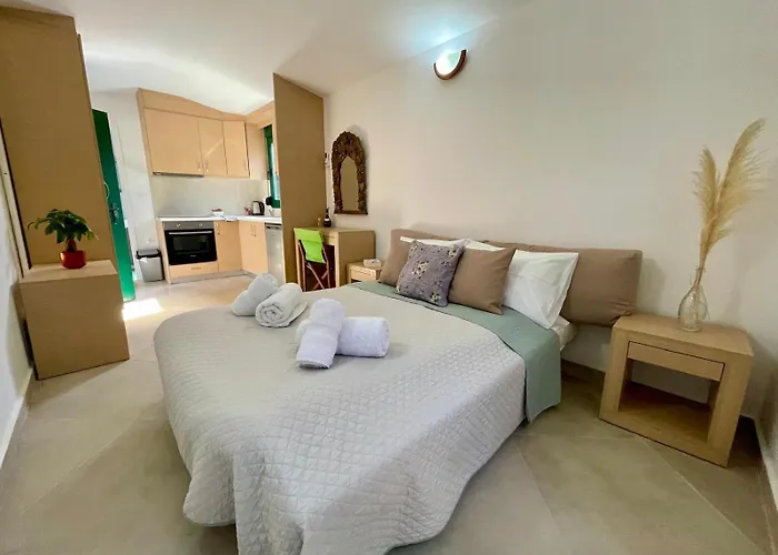 Дерев'яний котедж The Secret Nest *