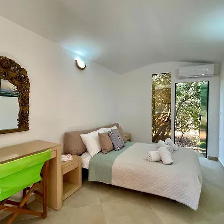 Lodge The Secret Nest Hersonissos (Crete)