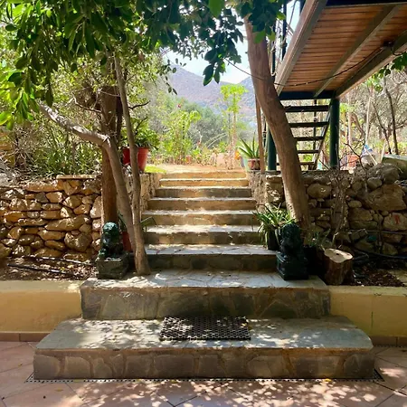 The Secret Nest אכסניה הרסוניסוס